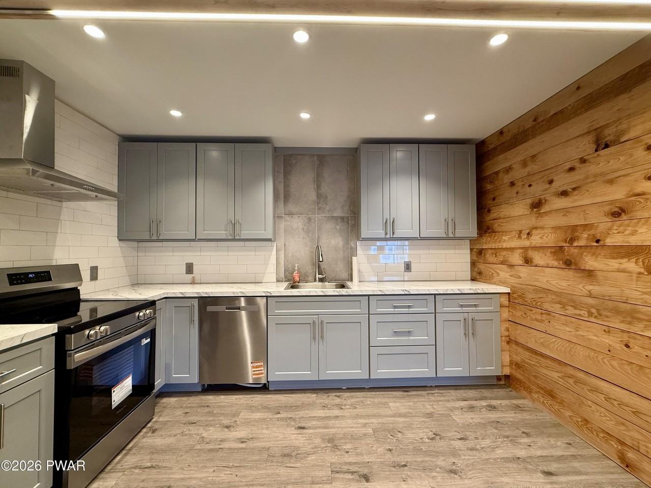 950 Main St #C - Photo 2 of 15
