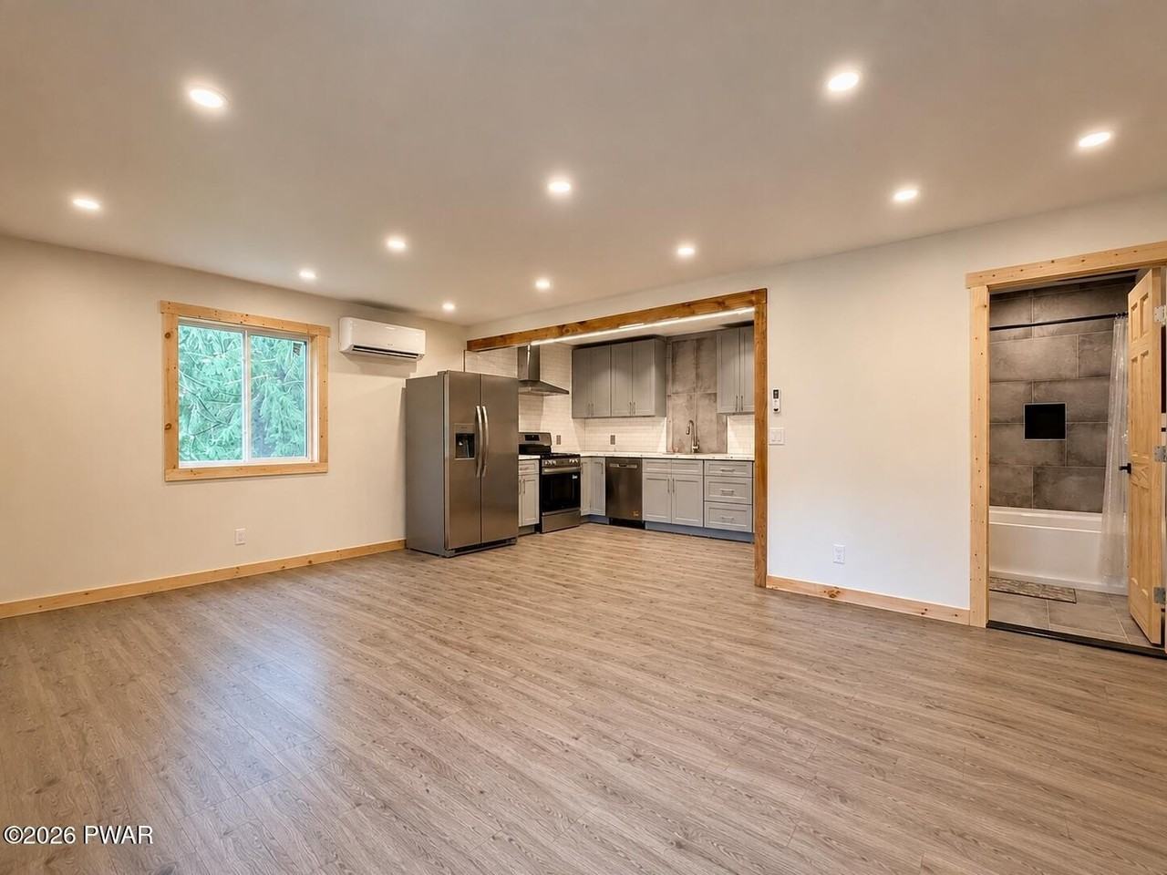 950 Main St #C - Photo 3 of 15
