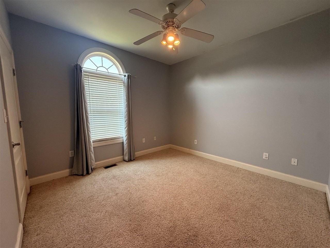 1826 Bellshire Way - Photo 6 of 10