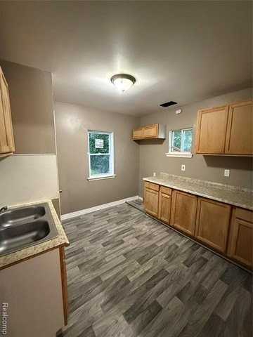 3214 S Grand Traverse St - Photo 3 of 7