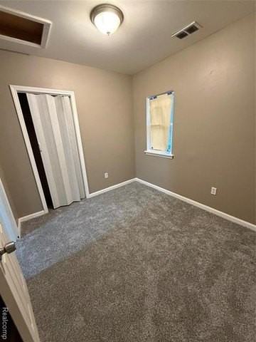 3214 S Grand Traverse St - Photo 5 of 7