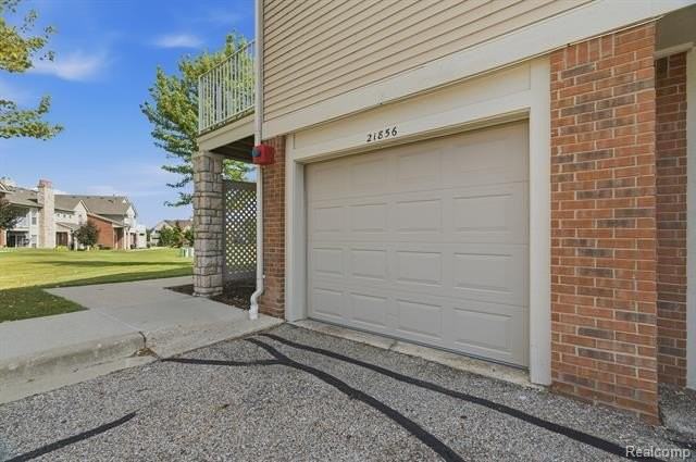 21856 Hartford Way - Photo 3 of 32