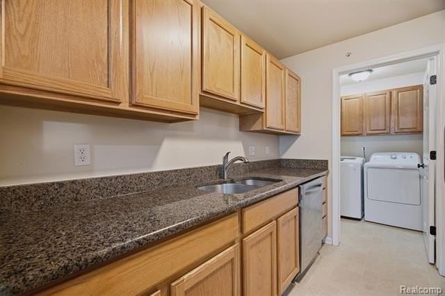 21856 Hartford Way - Photo 6 of 32