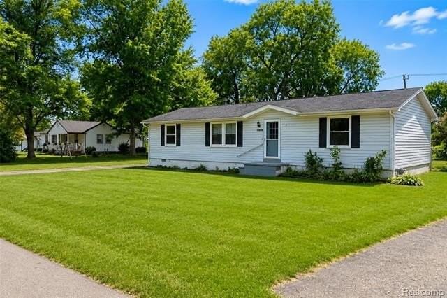 15060 Michael St - Photo 4 of 36