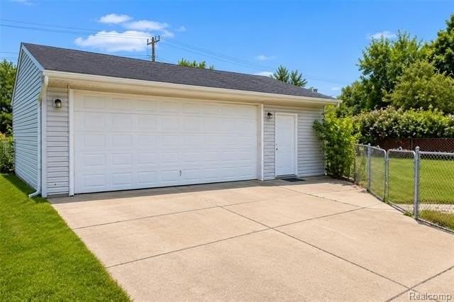 15060 Michael St - Photo 7 of 36