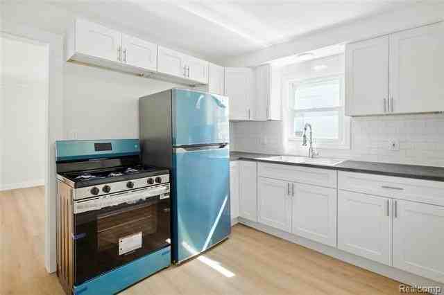 429 W Bernhard Ave - Photo 3 of 30
