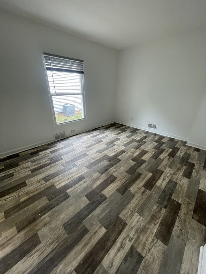 W Barnes Ave #3 - Photo 6 of 9