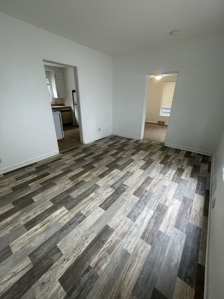 W Barnes Ave #3 - Photo 7 of 9