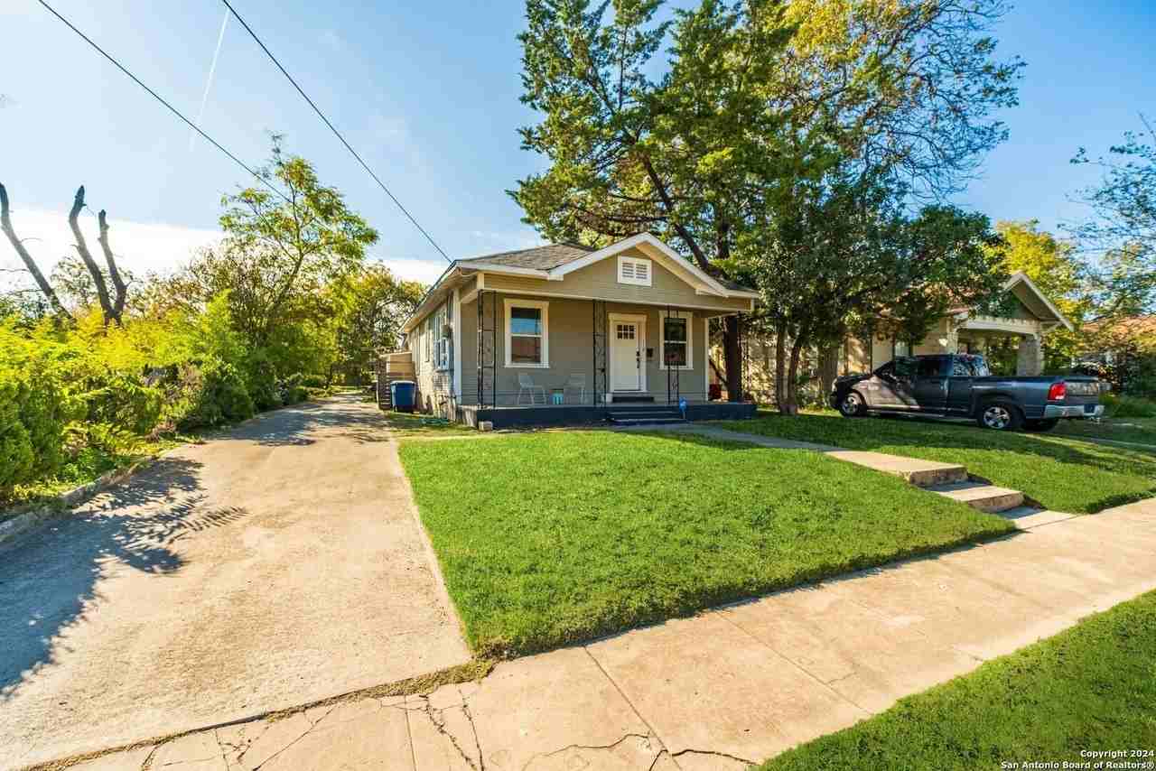 112 Harding Pl - Photo 2 of 30