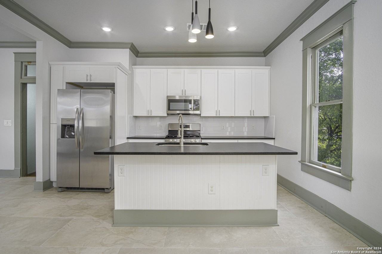 138 Castillo Ave #1 - Photo 4 of 25