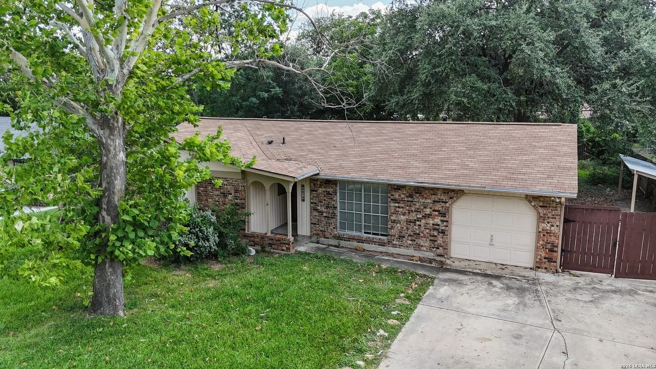 6614 Peachtree Dr - Photo 3 of 36