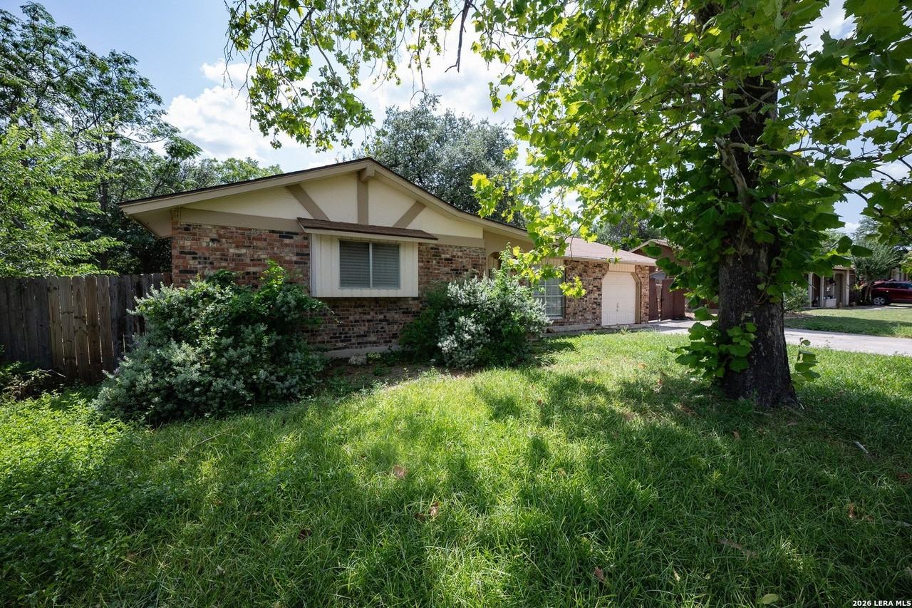 6614 Peachtree Dr - Photo 4 of 36