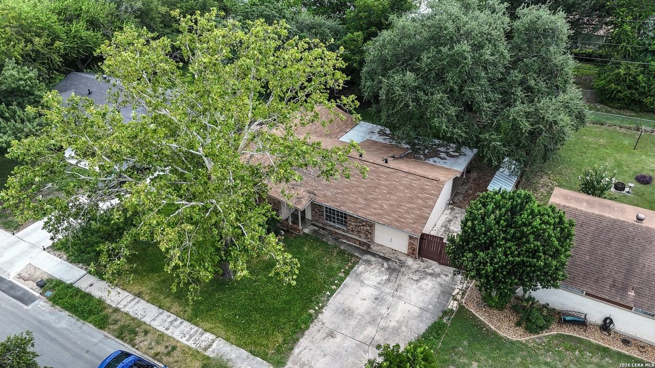 6614 Peachtree Dr - Photo 5 of 36
