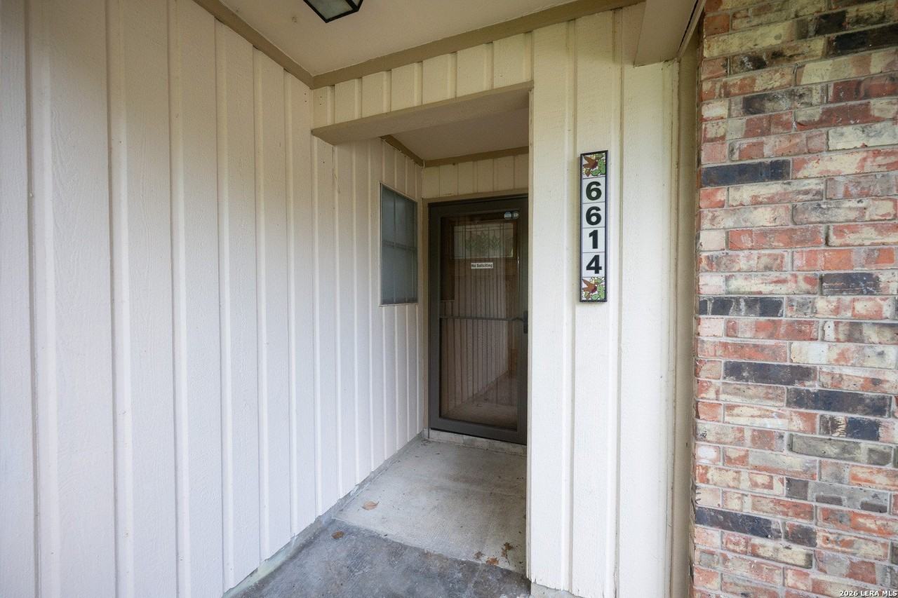 6614 Peachtree Dr - Photo 7 of 36