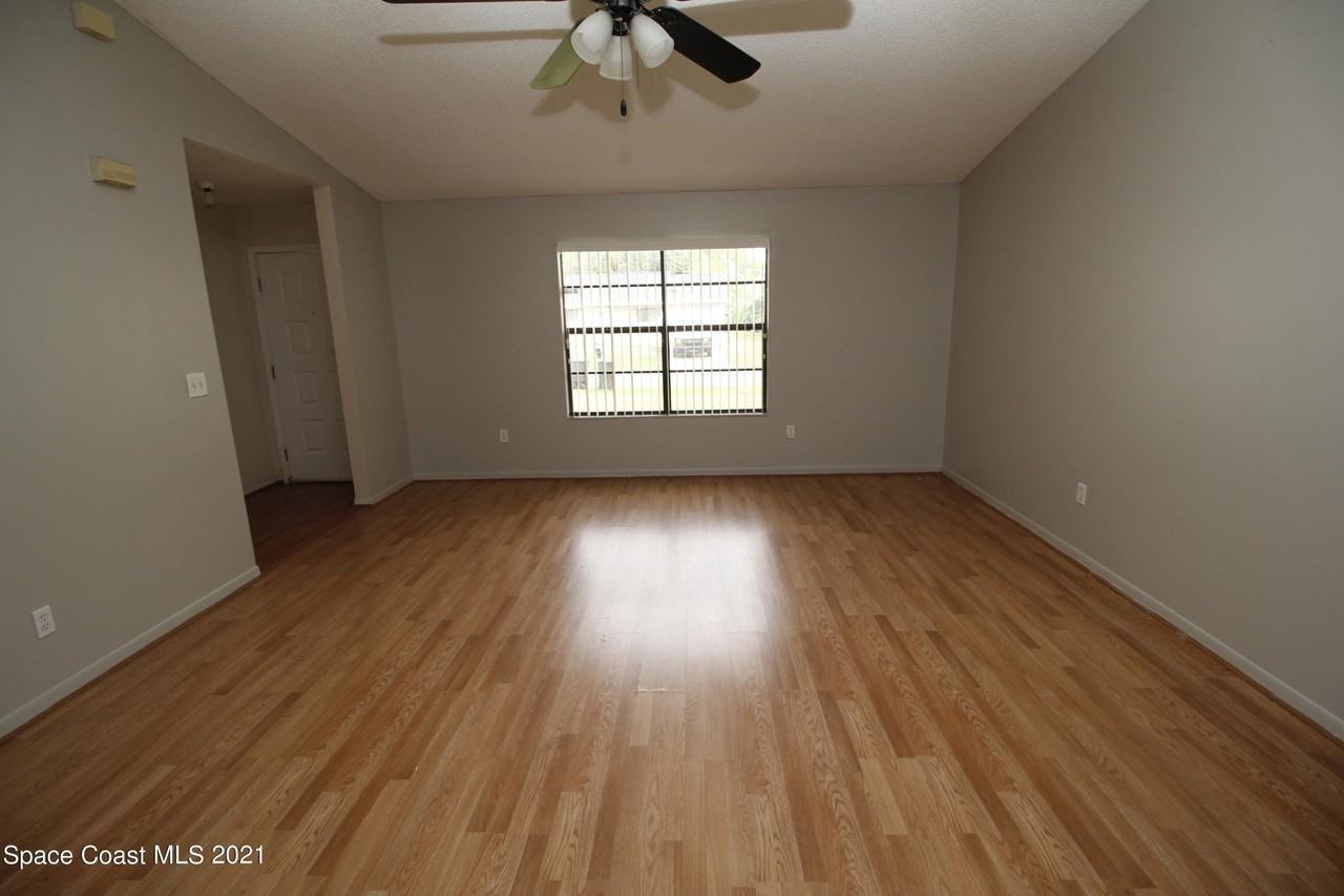 934 Colonial Ave Se - Photo 3 of 25