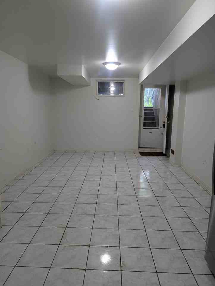 28 Osler Street - Photo 4 of 10