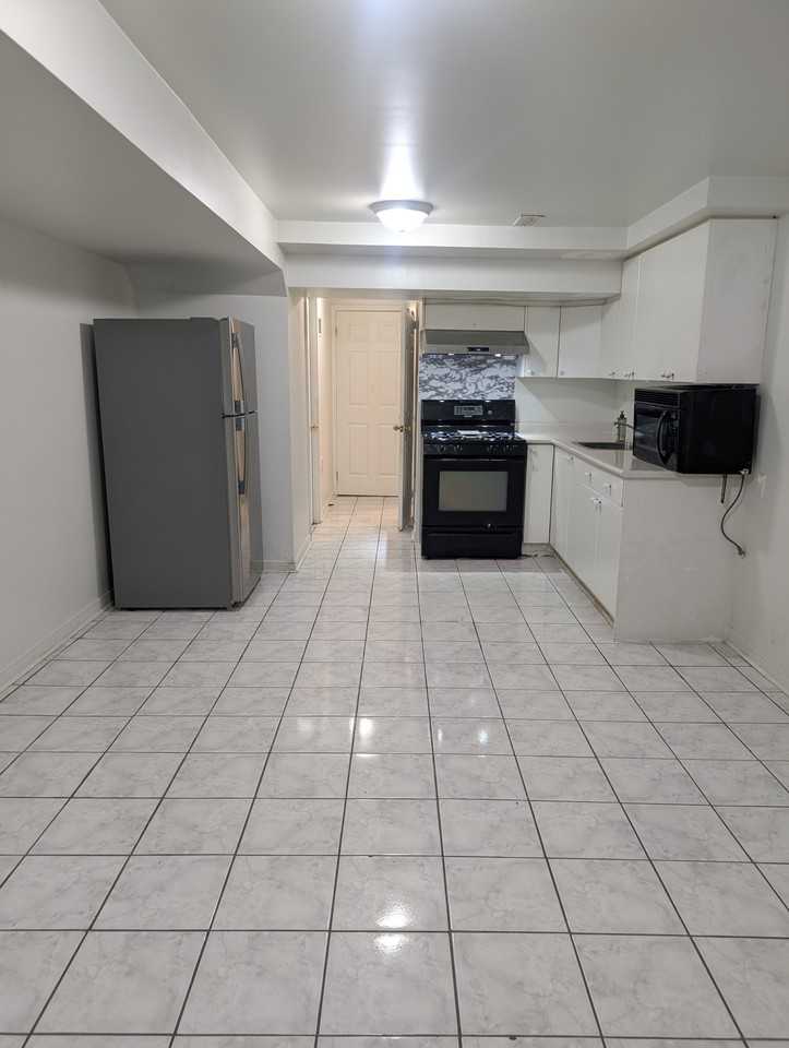 28 Osler Street - Photo 3 of 10