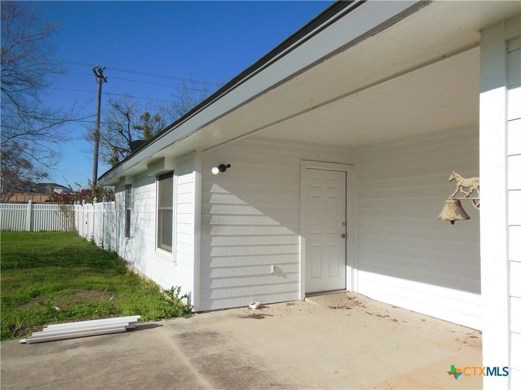 1830 Coffee Rd - Photo 2 of 21