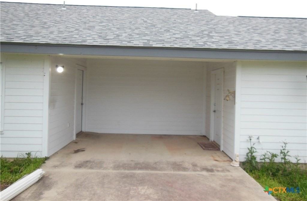 1830 Coffee Rd - Photo 3 of 21