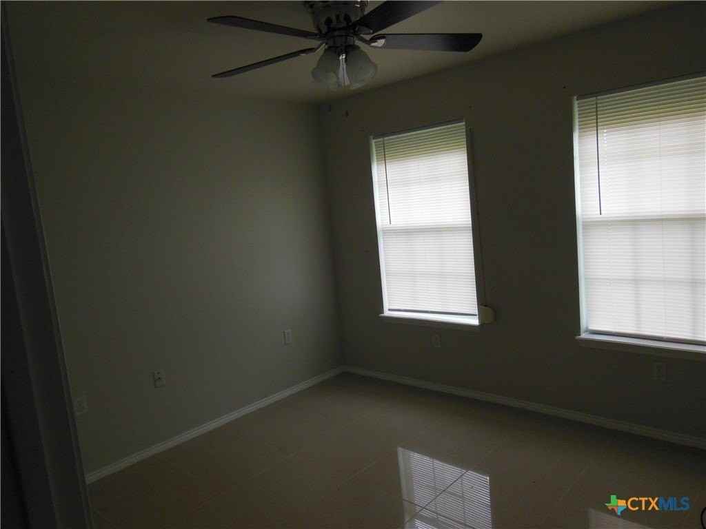 1830 Coffee Rd - Photo 6 of 21