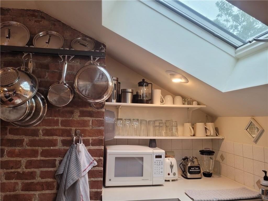 30 Kay St #5 - Photo 5 of 35