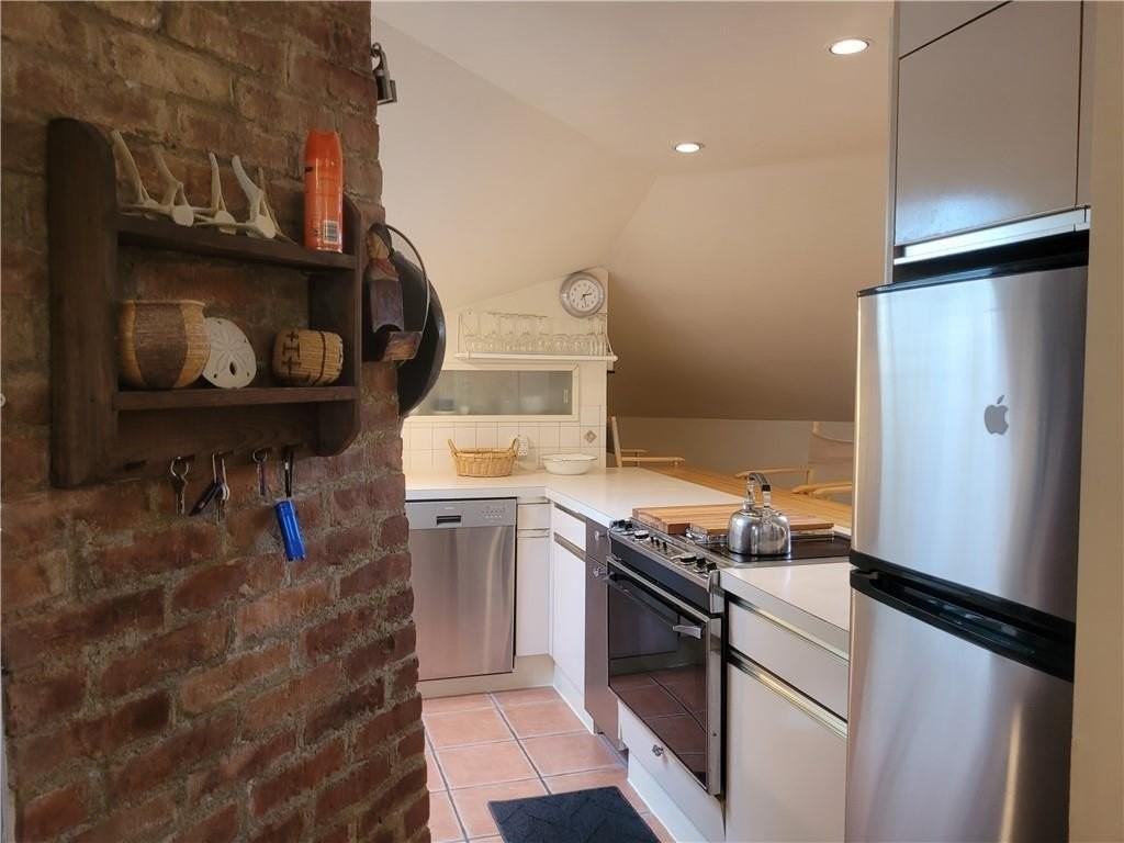 30 Kay St #5 - Photo 6 of 35