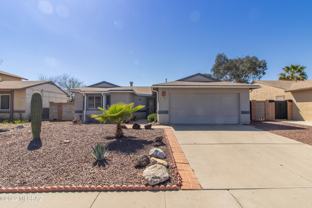 5961 N Edenbrook Ln - Photo 1 of 1