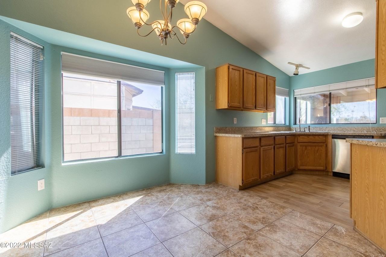 5961 N Edenbrook Ln - Photo 4 of 14