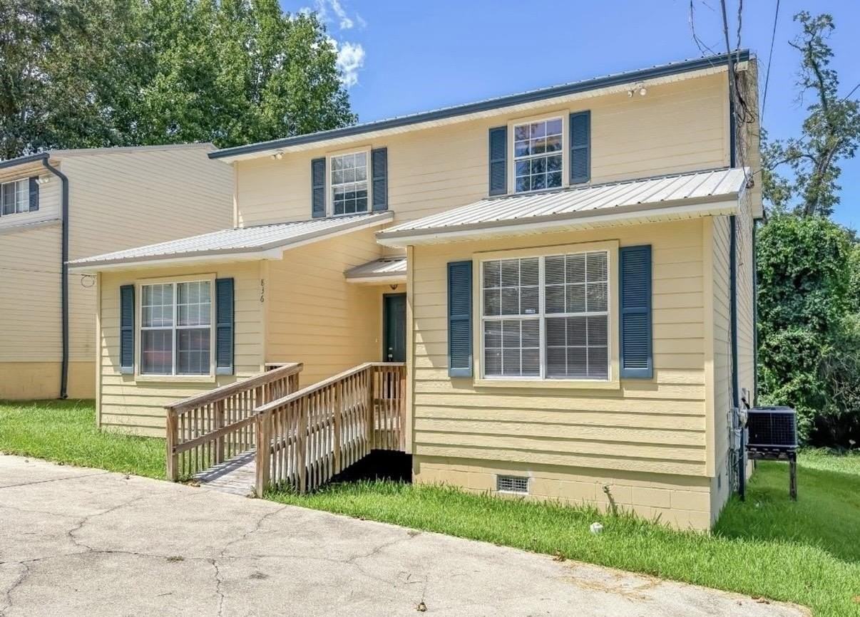 836 W Georgia St #B - Photo 2 of 24
