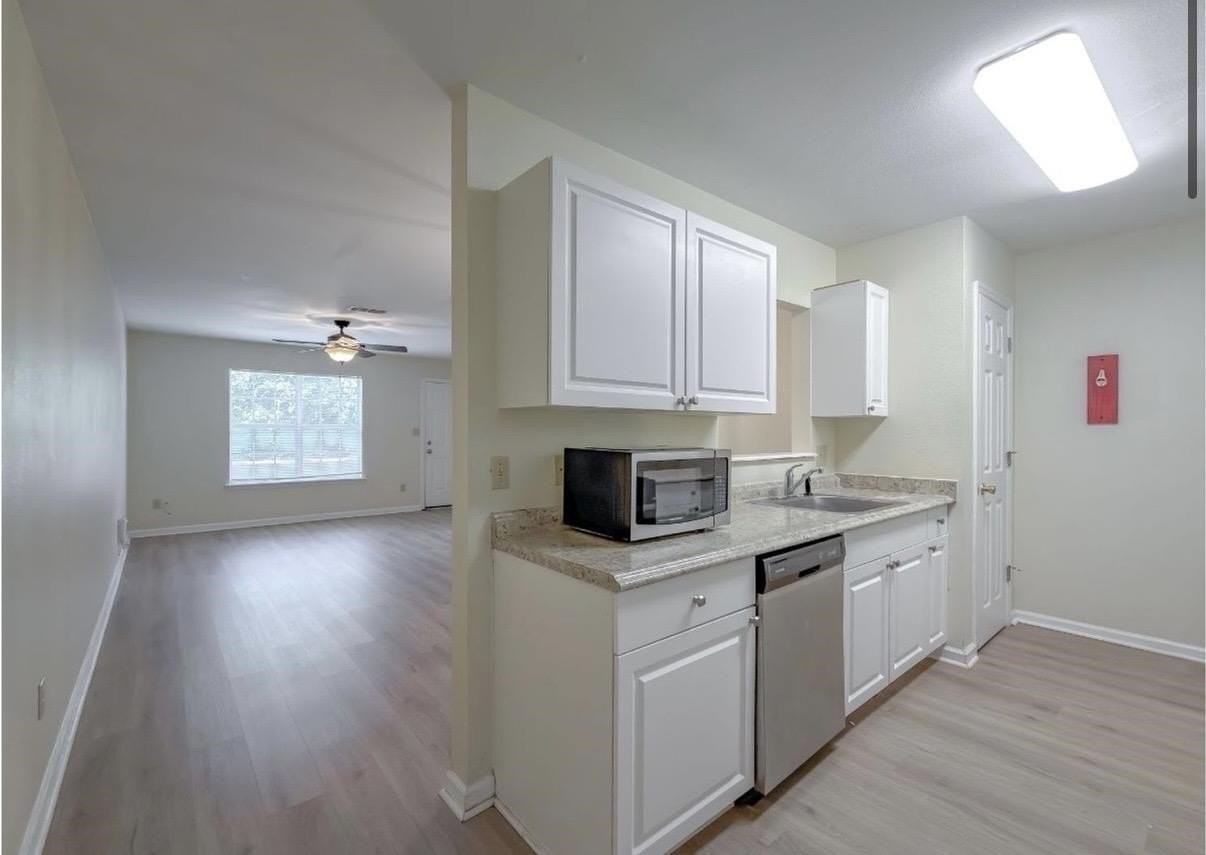 836 W Georgia St #B - Photo 7 of 24