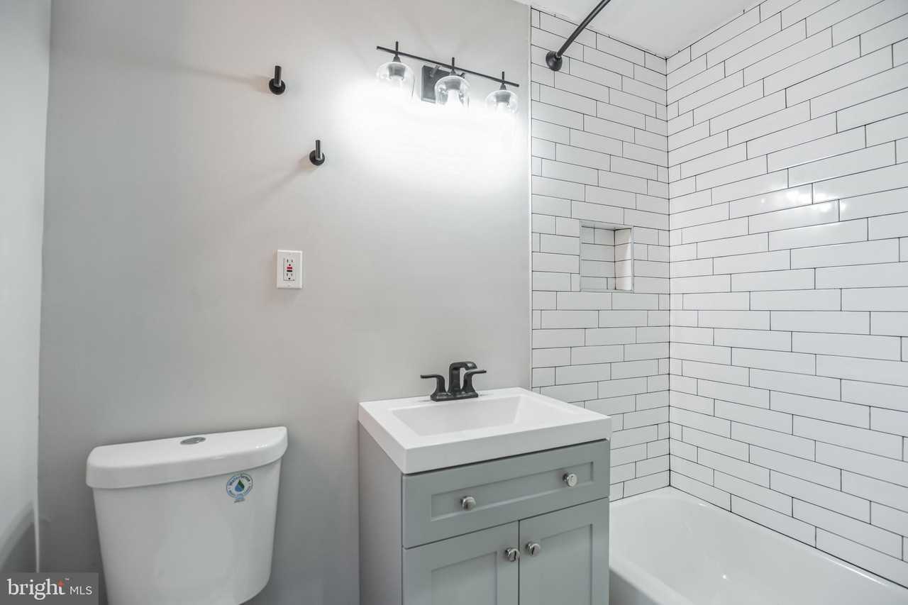 1010 P St Nw #5 - Photo 7 of 12