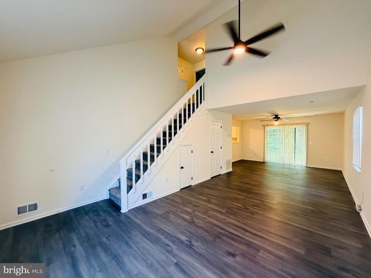 168 Stoney Dr - Photo 4 of 23