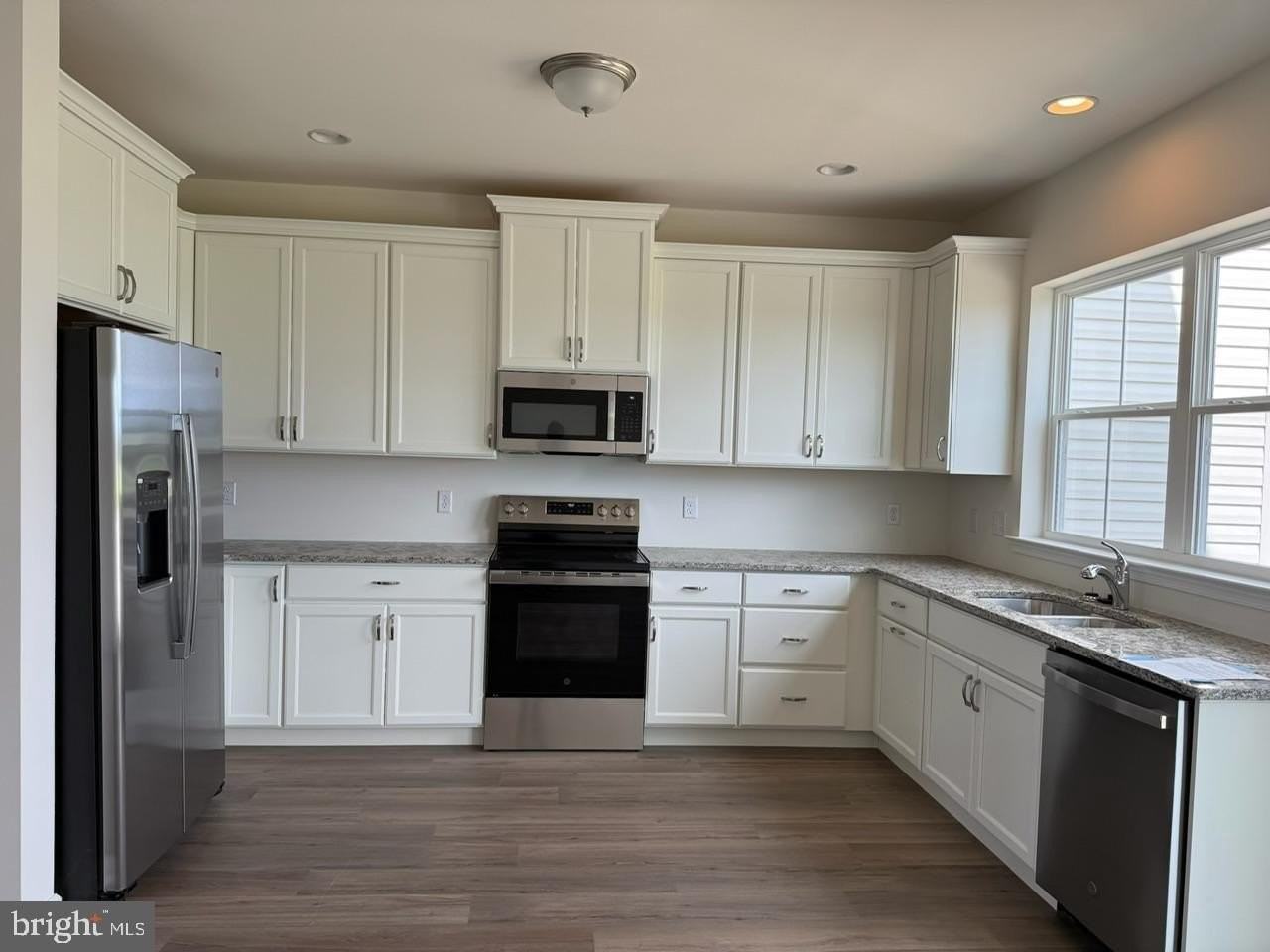 748 Rosler Way - Photo 2 of 12