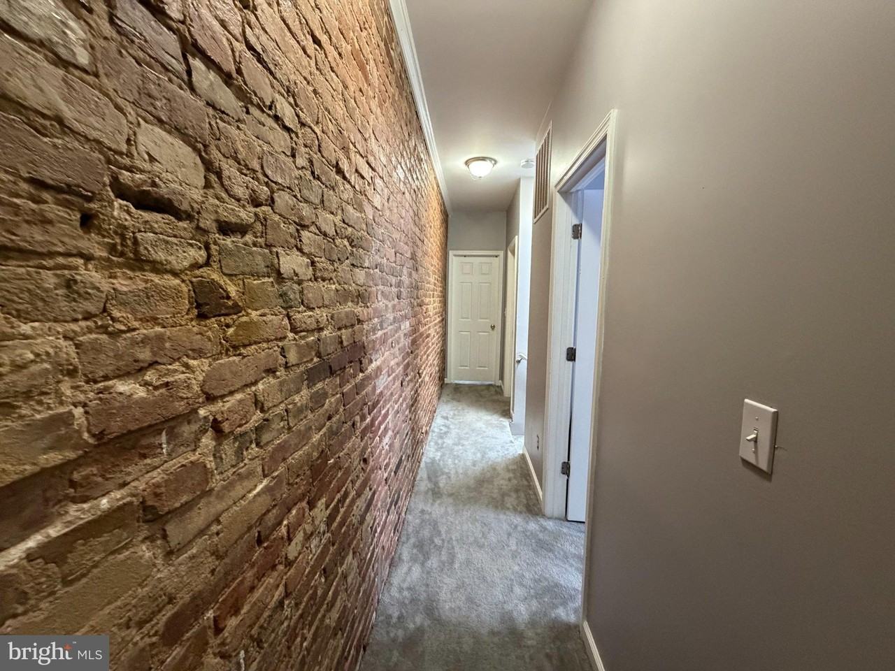 1638 Cole St - Photo 4 of 12
