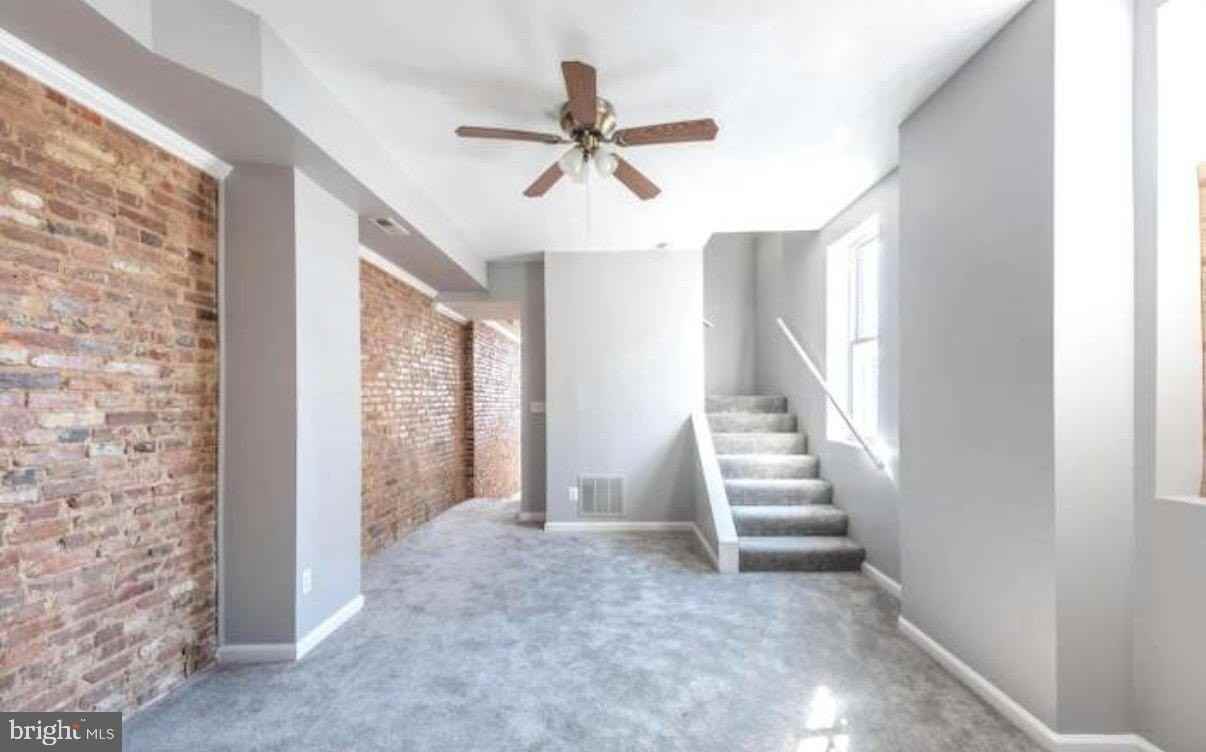 1638 Cole St - Photo 5 of 12
