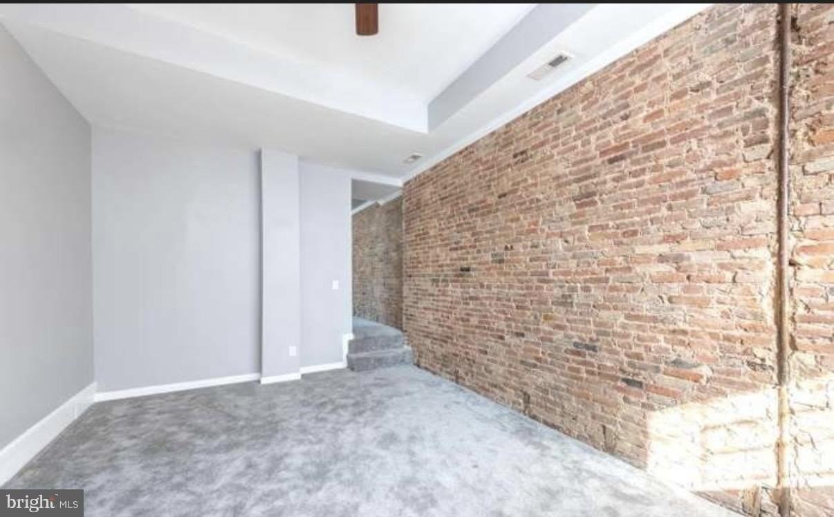 1638 Cole St - Photo 6 of 12