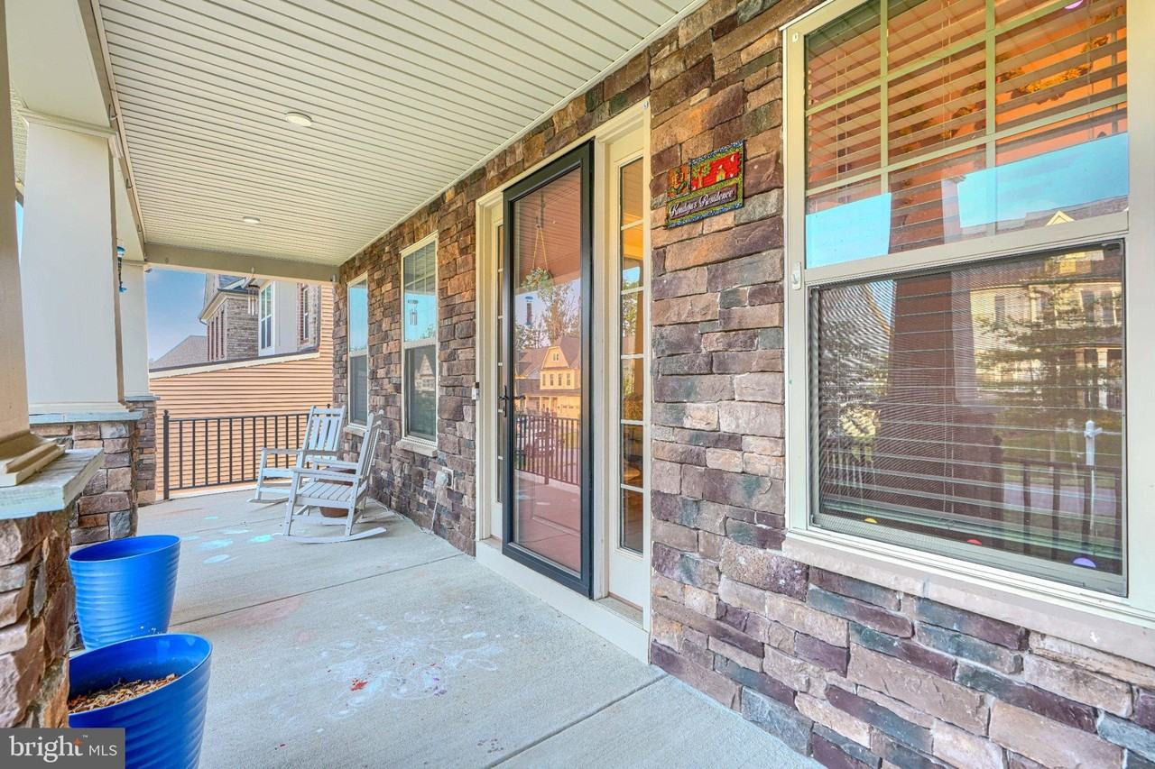 7142 Starmount Way - Photo 6 of 50