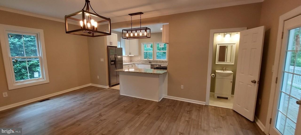 4023 Jones Bridge Rd - Photo 4 of 30