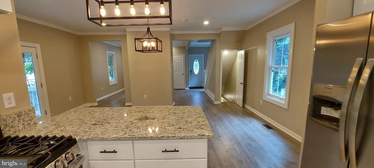 4023 Jones Bridge Rd - Photo 5 of 30
