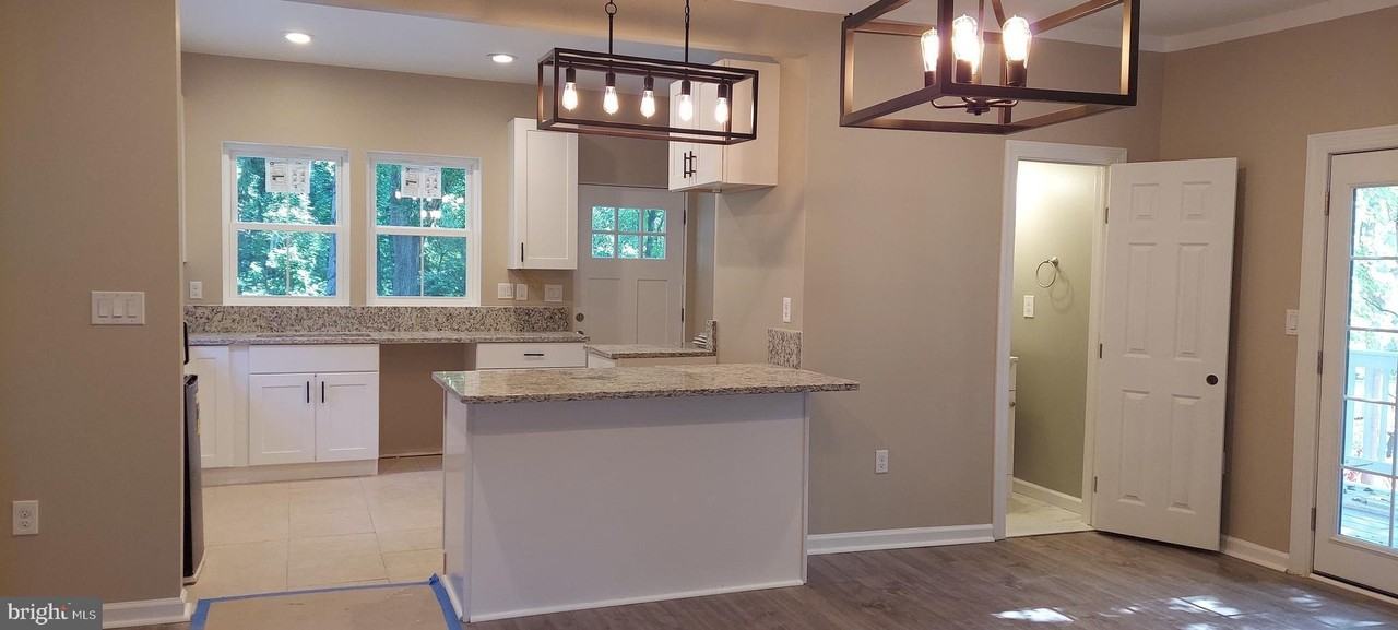 4023 Jones Bridge Rd - Photo 6 of 30