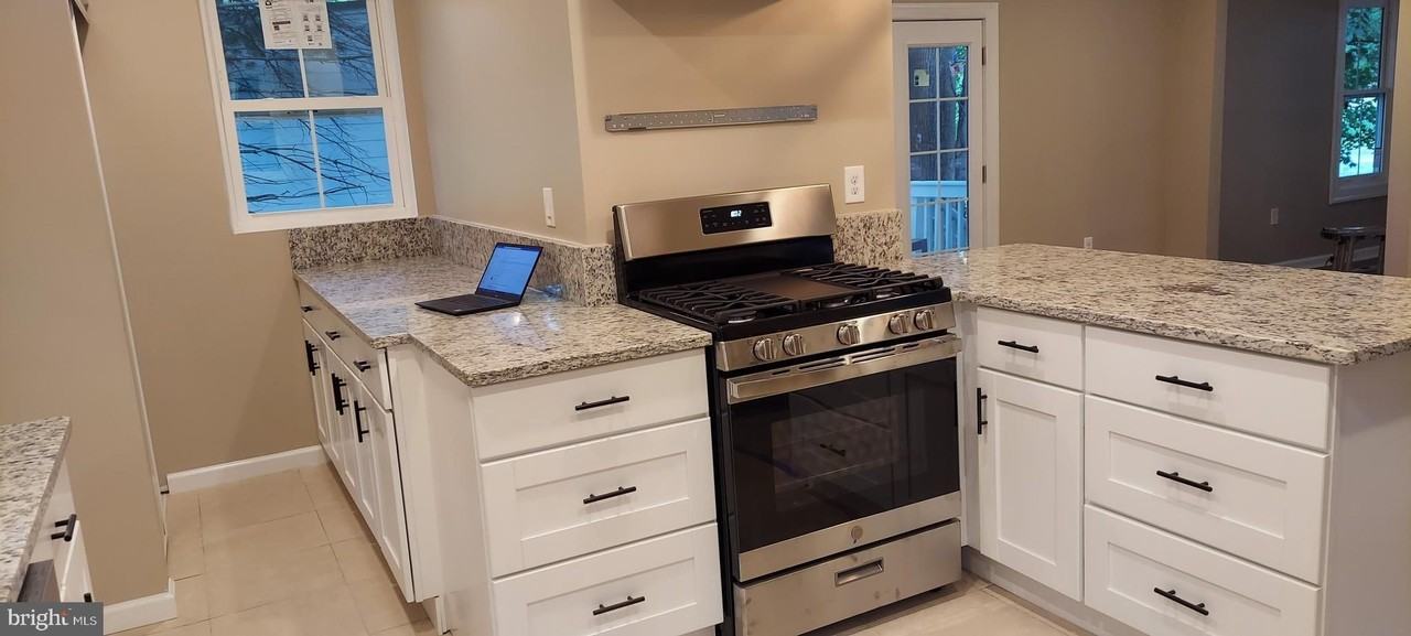 4023 Jones Bridge Rd - Photo 7 of 30