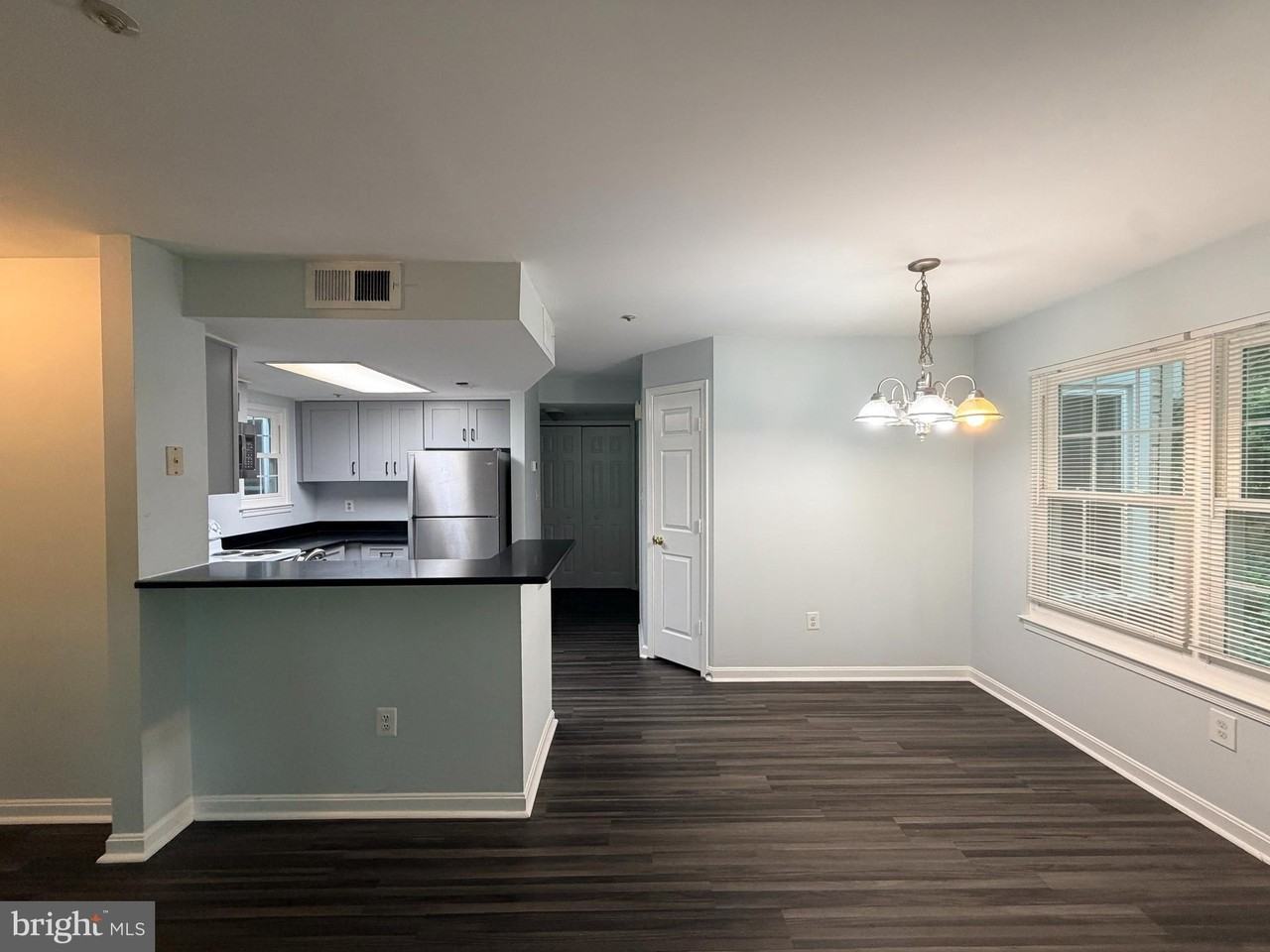 931 Hillside Lake Ter #103 - Photo 4 of 21