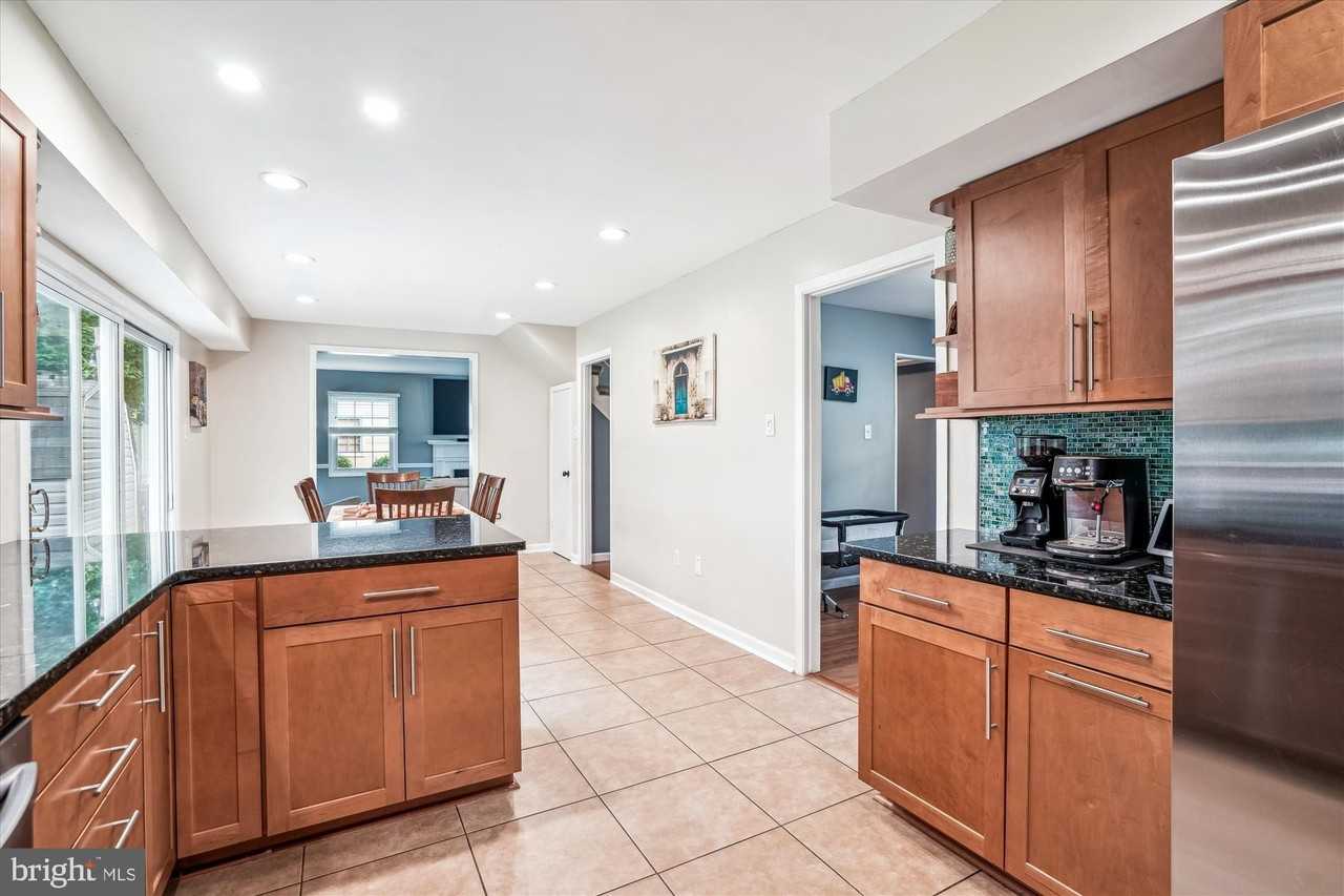 13000 Cheswood Ln - Photo 5 of 26