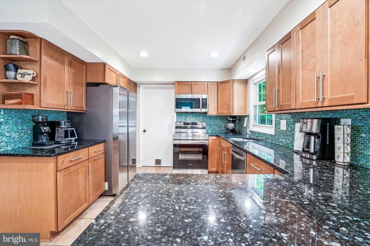 13000 Cheswood Ln - Photo 6 of 26