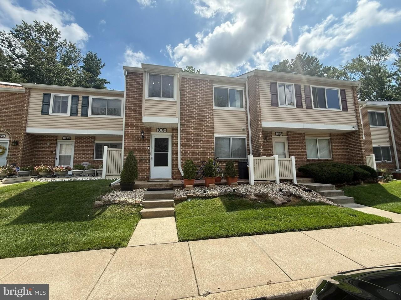 1080 Pendleton Ct - Photo 2 of 35