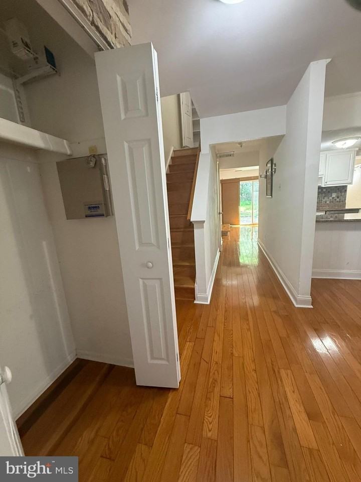 1080 Pendleton Ct - Photo 4 of 35