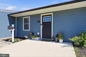 featured image of 33 Wildrose Ln