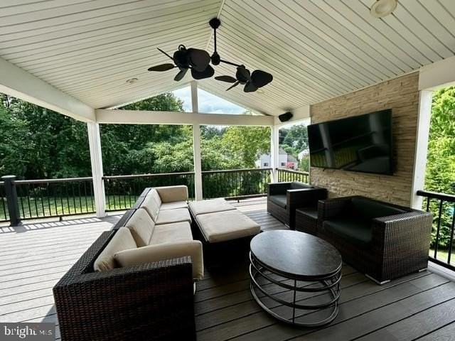 4574 White Oak Ln - Photo 7 of 22