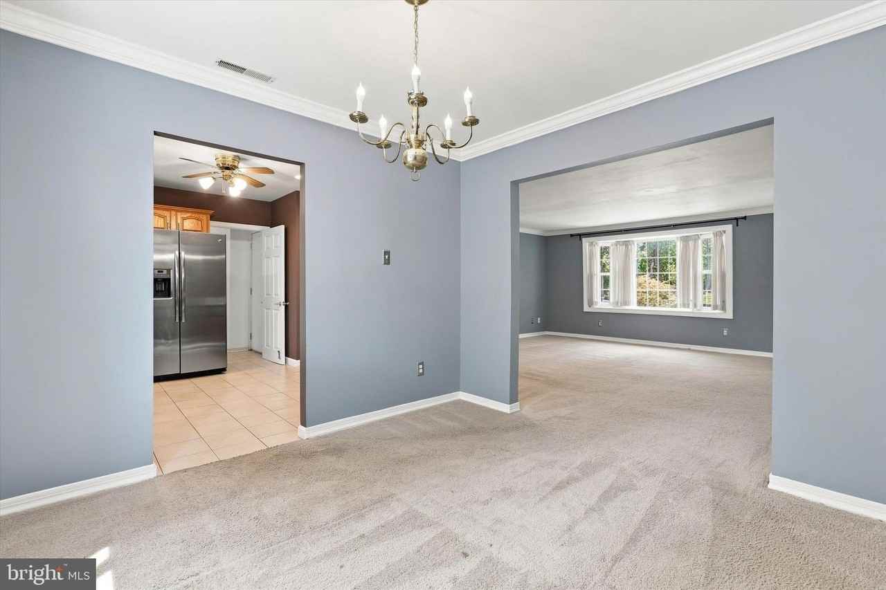 320 Flourtown Rd - Photo 3 of 15