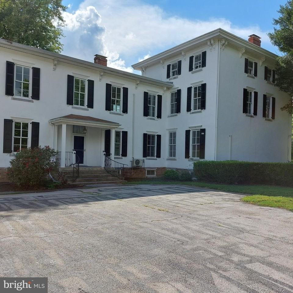 1272 Pawlings Rd - Photo 4 of 37
